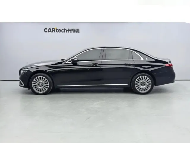 Mercedes-Benz E-Class — Фото автомобиля 2