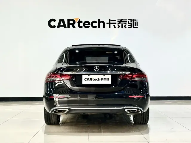 Mercedes-Benz E-Class — Фото автомобиля 5