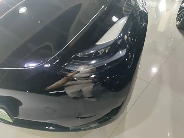 Tesla Model Y — Фото автомобиля 23
