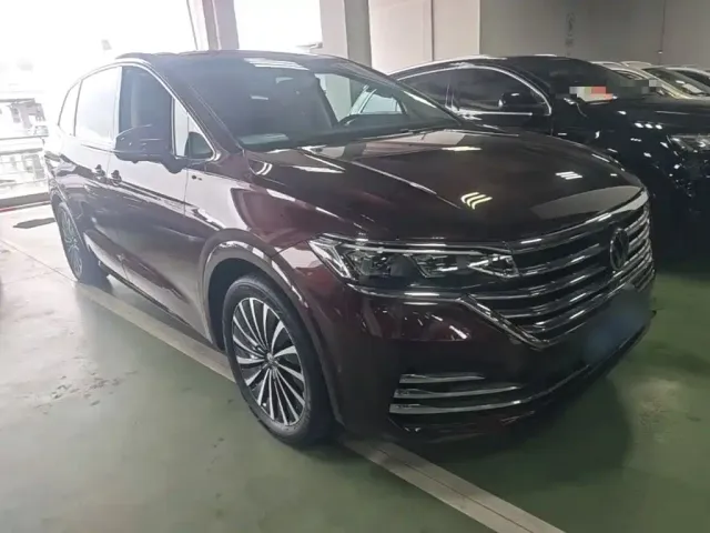 Volkswagen Viloran 2023 Facelift 380TSI Premium Edition — Фото автомобиля 3