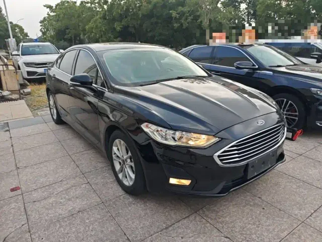 Ford Mondeo — Фото автомобиля 3
