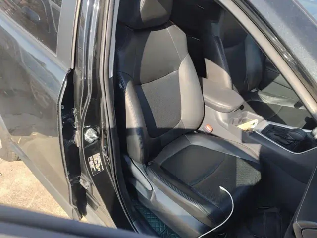 Toyota RAV4 — Фото автомобиля 24