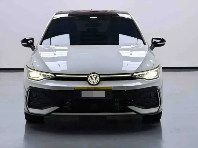 Volkswagen Golf — Фото автомобиля 2