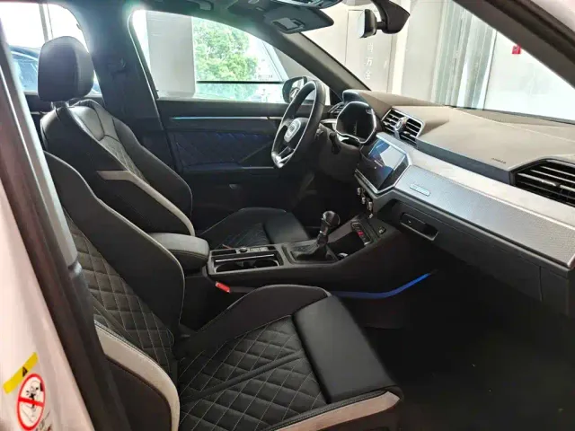 Audi Q3 — Фото автомобиля 10