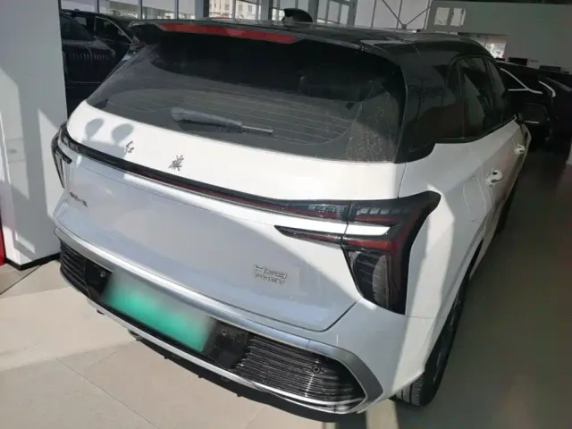 Hongqi HS3 PHEV — Фото автомобиля 6