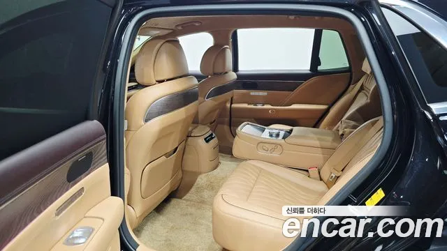Genesis G90 Бензин 3.5 турбо AWD — Фото автомобиля 21