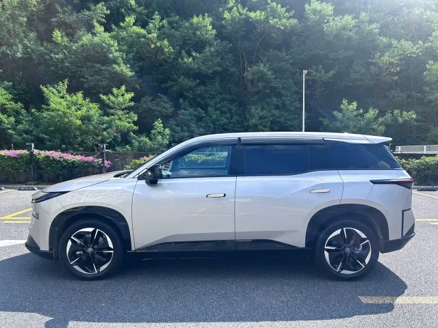 Toyota BoZhi 3X — Фото автомобиля 20