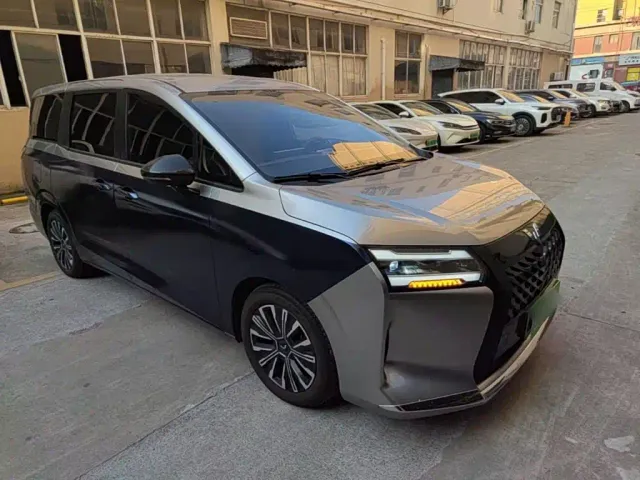 Wuling Starlight 730 — Фото автомобиля 3