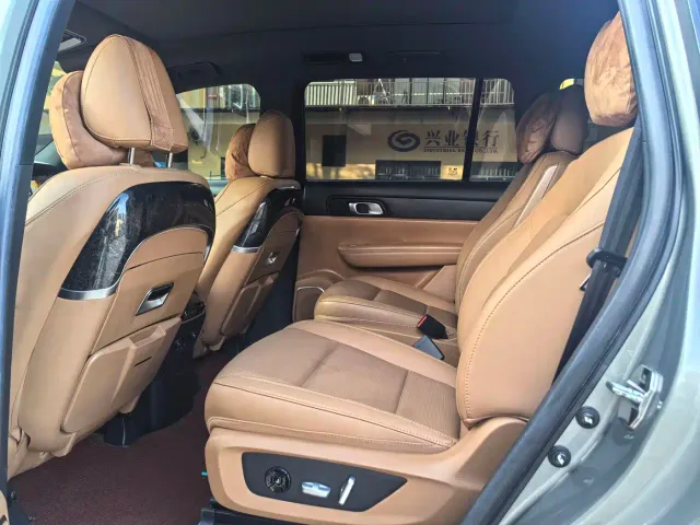 Li Auto ONE — Фото автомобиля 9