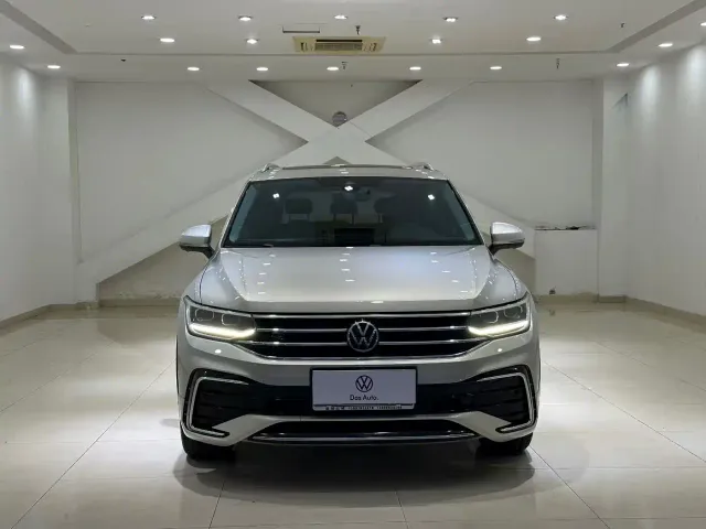 Volkswagen Tiguan L — Фото автомобиля 2