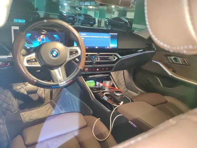 BMW i3 — Фото автомобиля 12