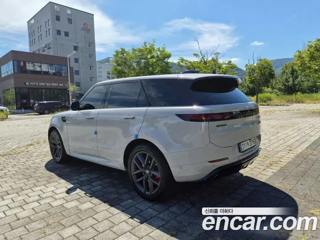 Land Rover Range Rover Sport — Фото автомобиля 6