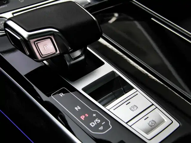 Audi A8 — Фото автомобиля 21