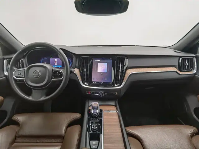 Volvo S60 — Фото автомобиля 5