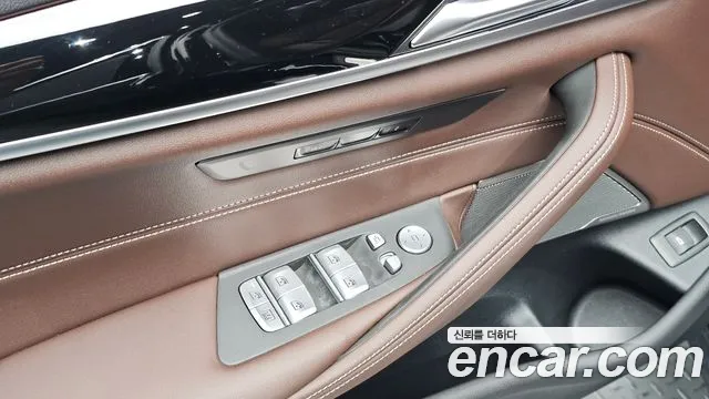 BMW 5 Series G30 — Фото автомобиля 28