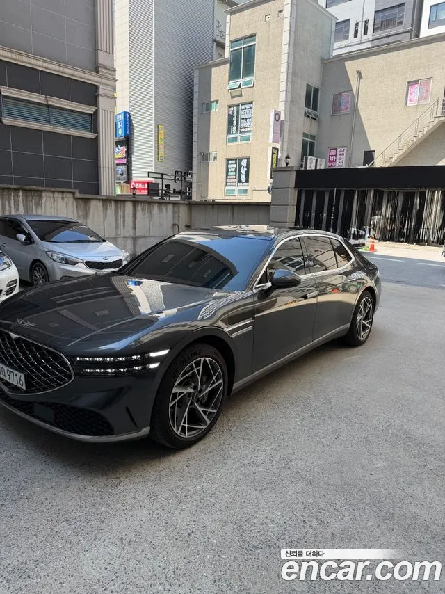 Фотография автомобиля — Genesis G90 RS4