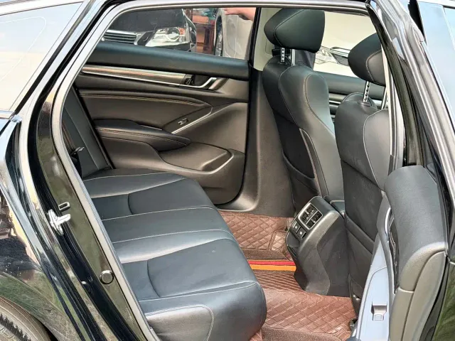 Honda Accord — Фото автомобиля 10