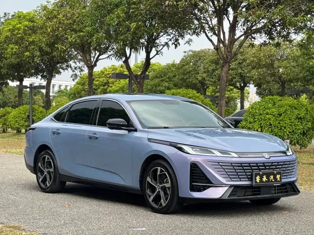 Changan Eado — Фото автомобиля 3