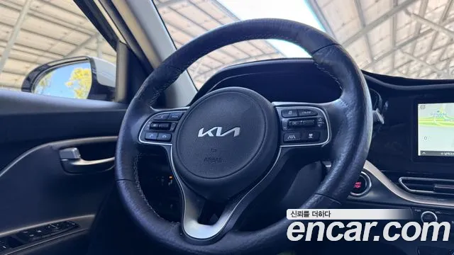 Kia Niro — Фото автомобиля 11