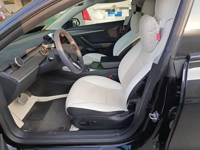 Tesla Model 3 — Фото автомобиля 16