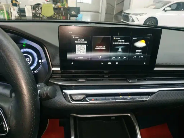 Geely Emgrand — Фото автомобиля 12