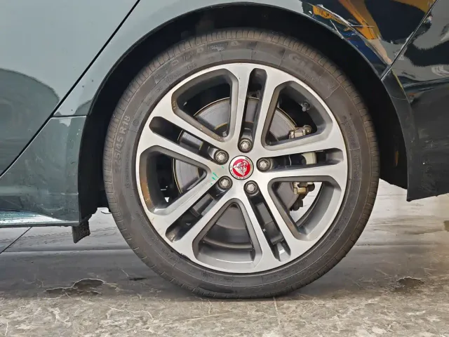 Jaguar Jaguar XEL 2022 2.0T 250PS R-DYNAMIC S Progressive Sport Edition — Фото автомобиля 9