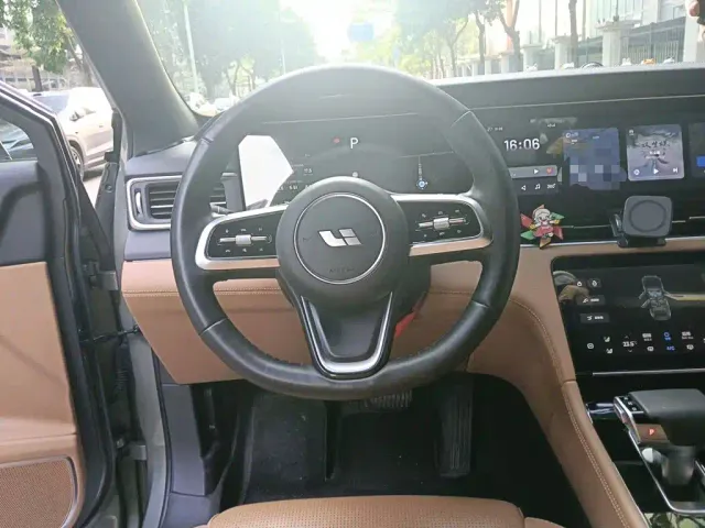 Li Auto ONE — Фото автомобиля 6