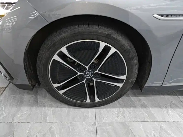 BYD Han — Фото автомобиля 22