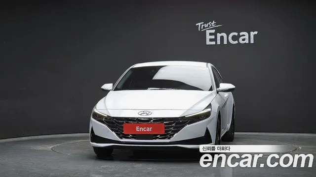 Hyundai AVANTE Avante (CN7) — Фото автомобиля 3