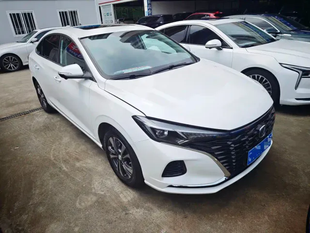 Changan Eado — Фото автомобиля 3