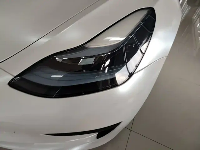 Tesla Model 3 — Фото автомобиля 23