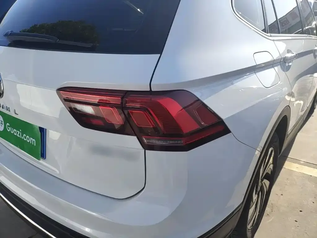 Volkswagen Tiguan L 2022 330TSI Automatic 2WD Comfort Edition — Фото автомобиля 23
