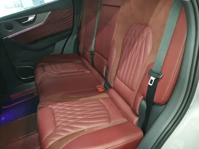 Hongqi HS5 — Фото автомобиля 16