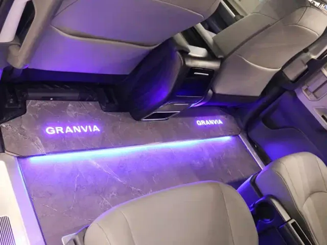 Toyota Granvia — Фото автомобиля 17