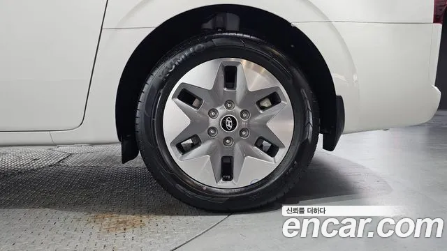 Hyundai Staria Staria 4WD Tourer 9 мест — Фото автомобиля 20