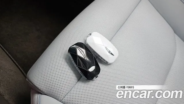 Genesis GV70 — Фото автомобиля 16