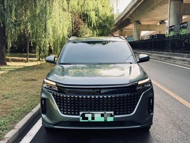 Landian E5 — Фото автомобиля 2