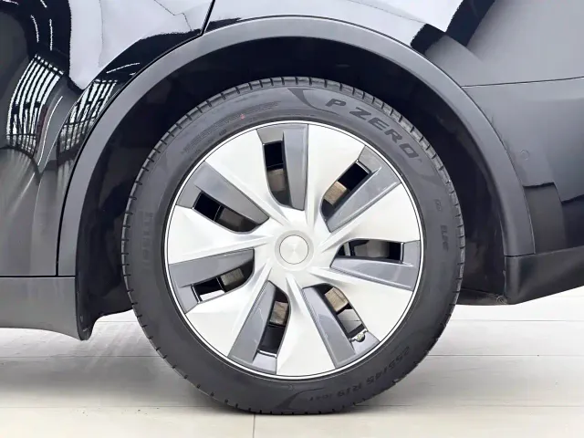 Tesla Model Y 2022 Facelift Rear-Wheel Drive Version — Фото автомобиля 13