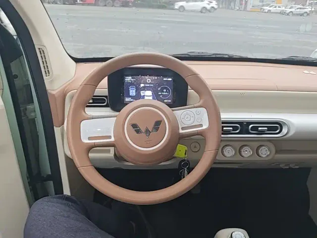 Wuling Hongguang Mini EV — Фото автомобиля 10