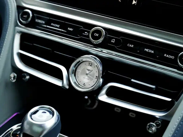 Bentley Flying Spur — Фото автомобиля 19