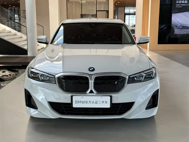 BMW i3 — Фото автомобиля 11