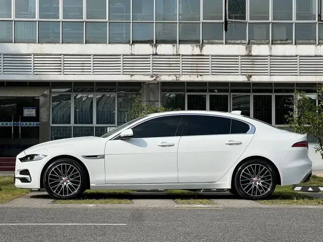 Jaguar XEL — Фото автомобиля 17