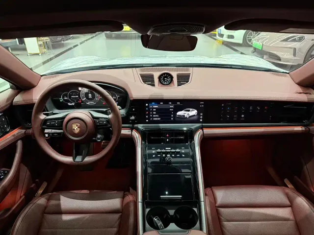 Porsche Panamera — Фото автомобиля 9