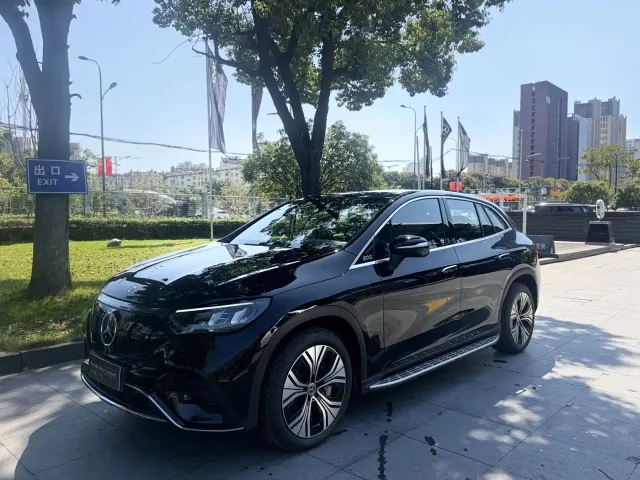 Фотография автомобиля — Mercedes-Benz EQE SUV