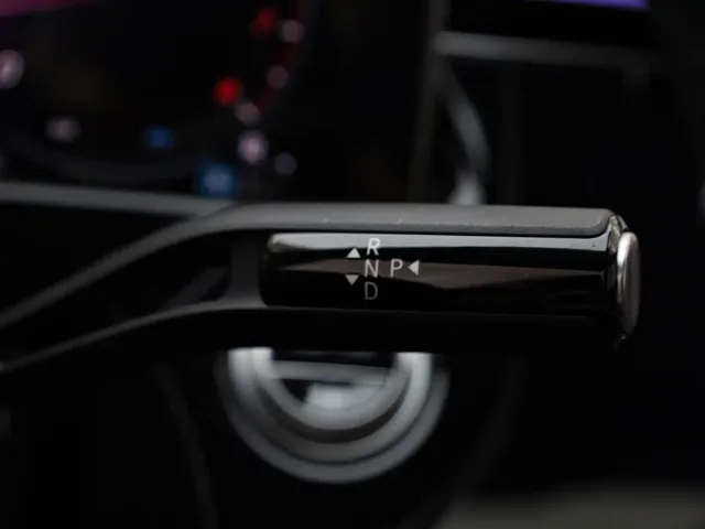 Mercedes-Benz E-Class — Фото автомобиля 14