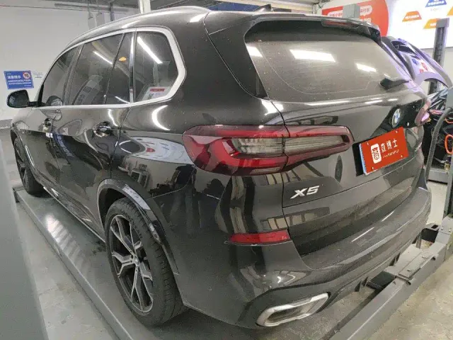 BMW X5 — Фото автомобиля 4