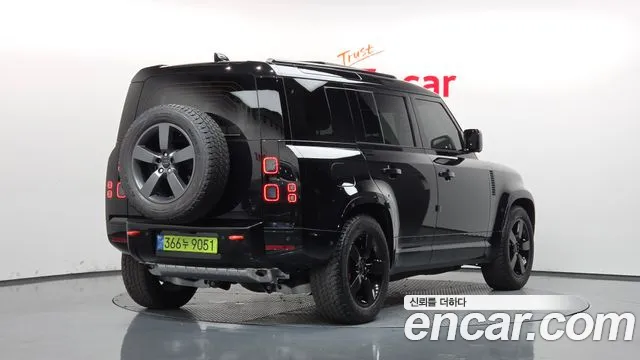 Land Rover Defender — Фото автомобиля 2