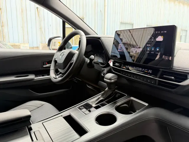 Toyota Sienna — Фото автомобиля 8