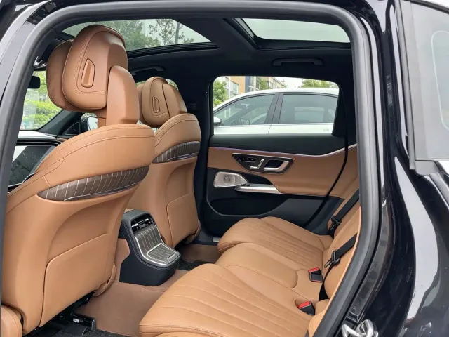 Mercedes-Benz E-Class — Фото автомобиля 5