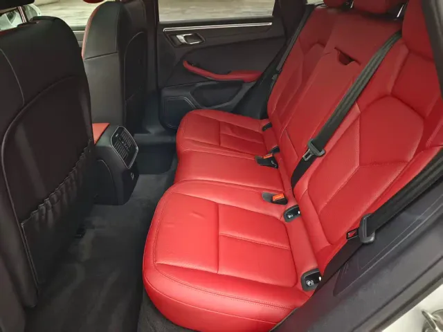 Porsche Macan — Фото автомобиля 10